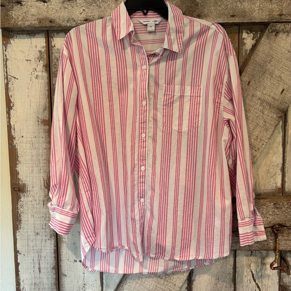 Old Navy Pink and White Button-Up Shirt